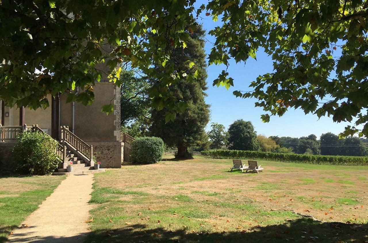 Moutiers-sur-le-Lay Chateau Breduriere מראה חיצוני תמונה